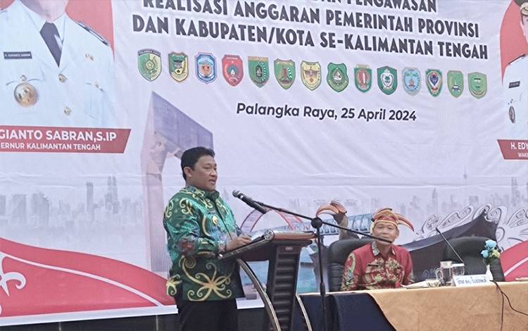 Wakil Gubernur Kalimantan Tengah (Kalteng), Edy Pratowo rapat evaluasi TEPRA triwulan I di Palangka Raya. (FOTO: HERMAWAN)