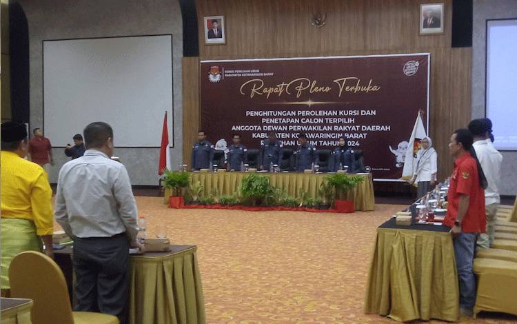 Rapat pleno KPUD Kobar untuk menetapkan perolehan kursi dan calon anggota DPRD Kabupaten periode 2024-2029 hasil Pemilu 2024, Kamis, 2 Mei 2024.