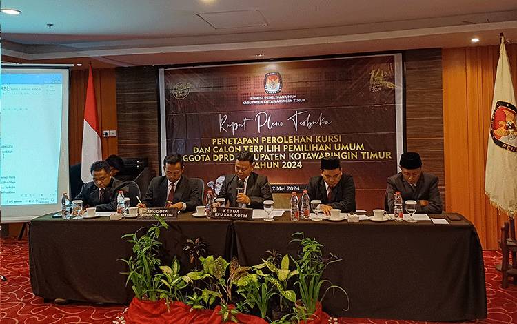 KPU Kotim menggelar rapat pleno terbuka penetapan perolehan kursi dan calon terpilih anggota DPRD kabupaten, Kamis, 2 Mei 2024. (FOTO: DEWIP)