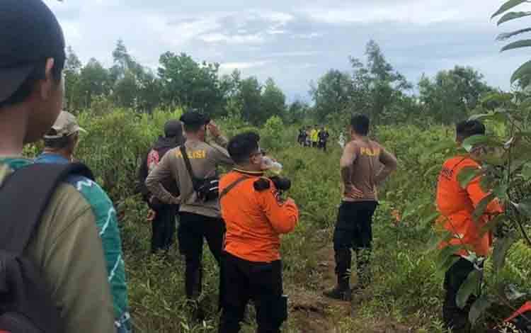 Tim gabungan melakukan pencarian mahasiswa ULM hilang di wilayah Desa Sei Ahas, Kecamatan Mantangai, Kabupaten Kapuas, Minggu, 5 Mei 2024. (FOTO: IST)