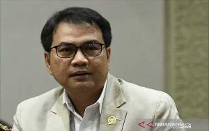  Azis Syamsuddin Minta Kemensos Pertimbangkan Kembali Penghentian Bantuan Sosial Tunai