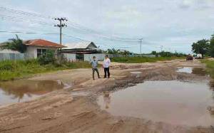 Perbaikan Jalan Lingkar Selatan agar Dilengkapi Parit