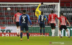 PSV Dipecundangi AZ Alkmaar 1-3 Sekaligus Gagal Geser Ajax dari Puncak