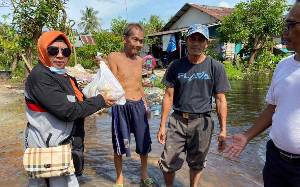 Emak-emak Gemawira Sampit Terjun Langsung Salurkan Bantuan untuK Korban Banjir Kalsel