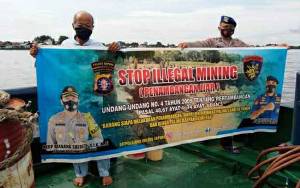 Anggota Satpolair Polres Kapuas Ajak Masyarakat Cegah Illegal Mining