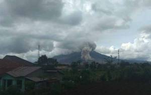Gunung Sinabung Meluncurkan Guguran Abu Hingga Sejauh 1.000 Meter