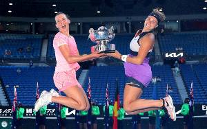 Mertens-Sabalenka Juara Ganda Putri Australian Open