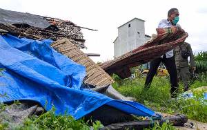 Pemkab Kotim Bongkar Warung Remang di Lingkar Selatan