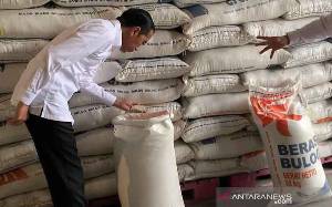 Presiden Minta Sri Mulyani Bantu Anggaran Bulog Serap Beras Petani