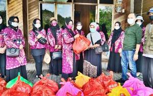 Fisdawan Kalteng Peduli Bagikan 400 Paket Sembako untuk Masyarakat Palangka Raya