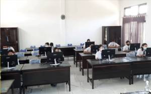SMPN 6 Kurun Laksanakan Ujian Sekolah Berbasis Komputer Semi Online