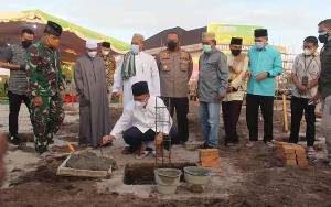 Gubernur Kalteng Pimpin Peletakan Batu Pertama Pembangunan Musholla Syarifah Fatmah Albahasyim