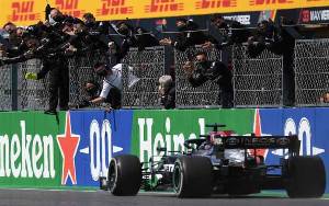  Hamilton Juarai GP Portugal untuk Kemenangan ke 97 dalam Karier