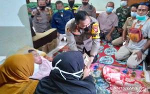 Presiden Jokowi Bantu Pemulihan Guru SMAN 1 Cisolok Penderita GBS