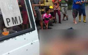 Pengendara Motor Tewas Setalah Tabrak Truk Parkir di Sampit