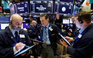 Wall Street Naik Setelah Risalah Fed, Indeks S&P 500 Melonjak 104 Poin