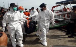 SAR Gabungan Kembali Evakuasi 2 Jenazah Korban Kapal Tenggelam
