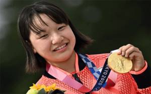 Gadis 13 Tahun Jadi Perempuan Pertama Rebut Emas Skateboard Tokyo 2020