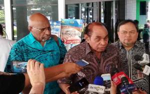 Freddy Numberi Ingatkan Masyarakat Papua Waspadai Provokasi