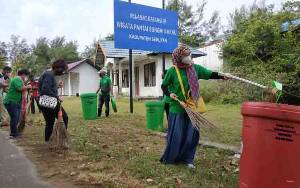 Peduli Lingkungan, IAD Seruyan Bersih-Bersih Pantai Sungai Bakau
