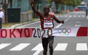 Eliud Kipchoge Bawa Pulang Emas Maraton Putra Olimpiade ke Kenya
