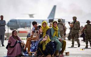 Pengungsi Afghanistan Melahirkan di Pesawat Evakuasi AS