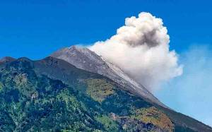 Gunung Merapi kembali Keluarkan Awan Panas Guguran Sejauh 2.300 Meter