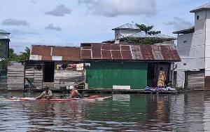 Hipertensi dan Gatal-Gatal Dominasi Penyakit yang Menyerang Korban Banjir di Kota Besi