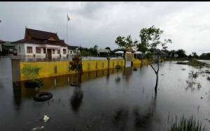 Kantor Banjir, Pelayanan Pindah ke Rumah Kades Kumpai Batu Bawah