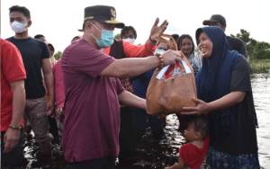 Gubernur Kalteng Pastikan Bantuan Korban Terdampak Banjir Tepat Sasaran
