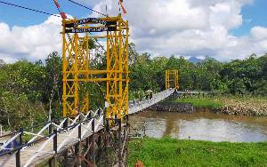 Jembatan Gantung di Desa Rantau Sawang Dibangun Menggunakan Dana Desa Rp 300 Juta