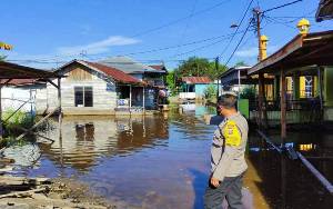 Polisi Cek Debit Air di Pelabuhan Rambang Antisipasi Banjir Kiriman