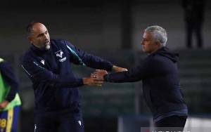 Mourinho Bilang Roma Gagal Adaptasi Perubahan Pelatih Verona