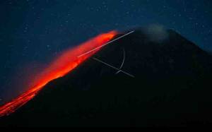 141 Kali Guguran Lava Meluncur dari Gunung Merapi
