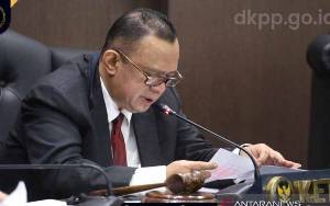 DKPP Berhentikan 2 Anggota KPU Sabu Raijua
