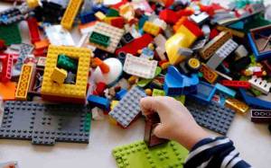 Seorang Remaja Bersenjata Lego Bikin Panik Polisi Jerman