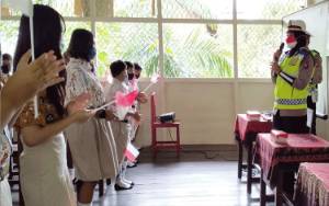 Edukasi Sejak Dini, Satlantas Polres Barito Utara Sosialisasikan Tata Tertib dan Etika Berlalu Lintas di SMP Santa Maria