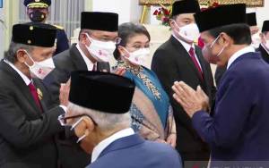 Presiden Jokowi Berikan Gelar Pahlawan Nasional kepada 4 Tokoh