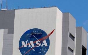 NASA Tangguhkan Jadwal Pendaratan Awak ke Bulan hingga 2025