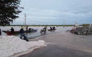 Kata Warga atas Kondisi Banjir di Jalan Trans Kalimantan