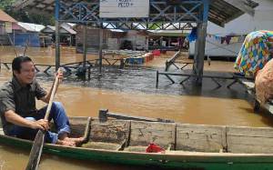 Anggota DPRD Kapuas Ini Reses Sekaligus Tinjau Warga Terdampak Banjir