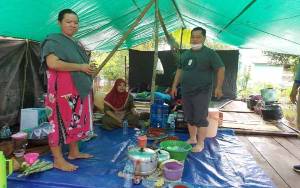 Bupati Kotim Tinjau Posko Korban Banjir dan Dapur Umur di Desa Patai dan Rubung Buyung