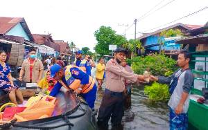 Bantuan Korban Banjir Mendawai dan Sekitarnya Terus Mengalir