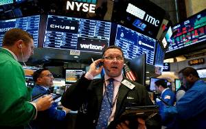 Wall Street Anjlok Dipicu Kekhawatiran Akselerasi Tapering dan Omicron