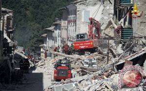 12 Orang Hilang Dalam Insiden Bangunan Ambruk 