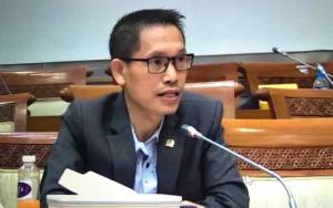 Anggota DPR Sambut Baik Kebijakan Penundaan Umrah
