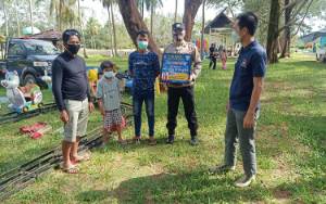 Polres Seruyan Ingatkan Pengunjung Pantai Sungai Bakau Tetap Taati Prokes