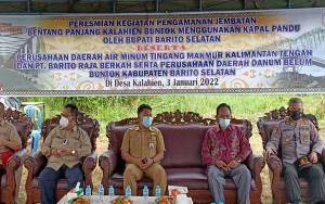 Pemkab Barito Selatan Resmikan Pengamanan Jembatan Bentang Panjang Kalahien Menggunakan Kapal Pandu