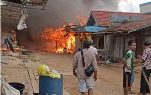 Kebakaran Pasar Desa Pundu Hanguskan 67 Kios dan Rumah