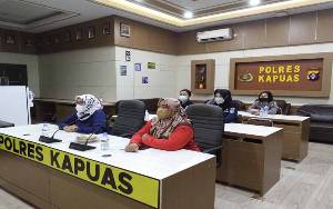 Polwan Polres Kapuas Ikuti Webinar Peningkatan Pelayanan Polri Responsif Gender